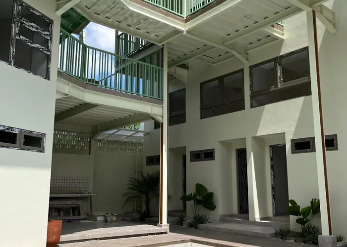 Hom Coliving Bali Hostal Kerobokan